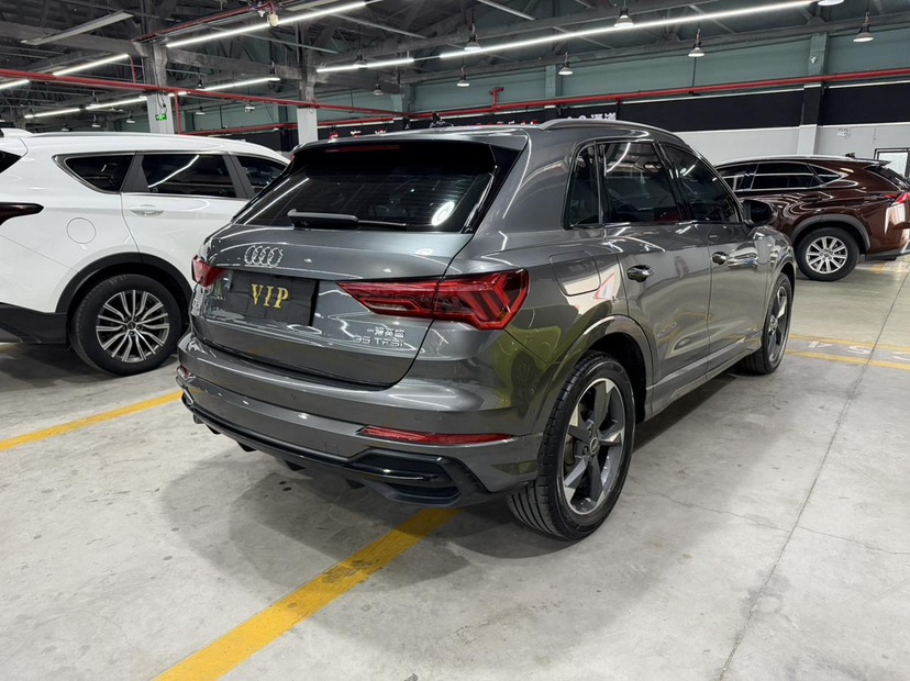 Audi Q3 2022 car image #7