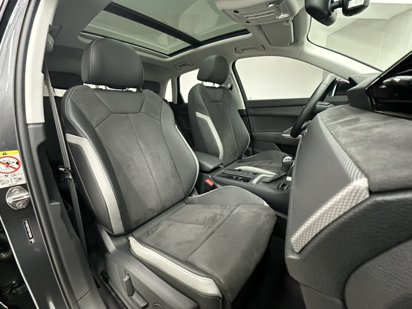 Audi Q3 2023 car image #13