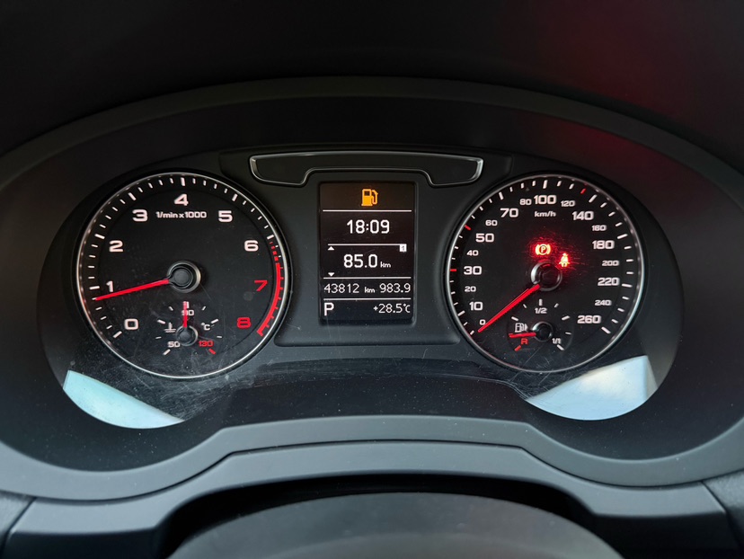 Audi Q3 2018 #9 Audi Q3 2018 car image #9