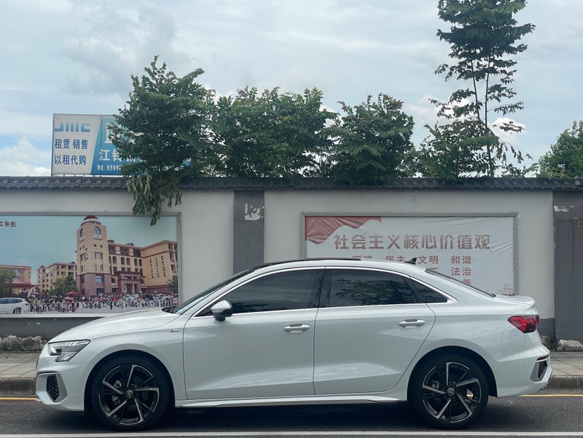 Audi A3 2023 car image #3