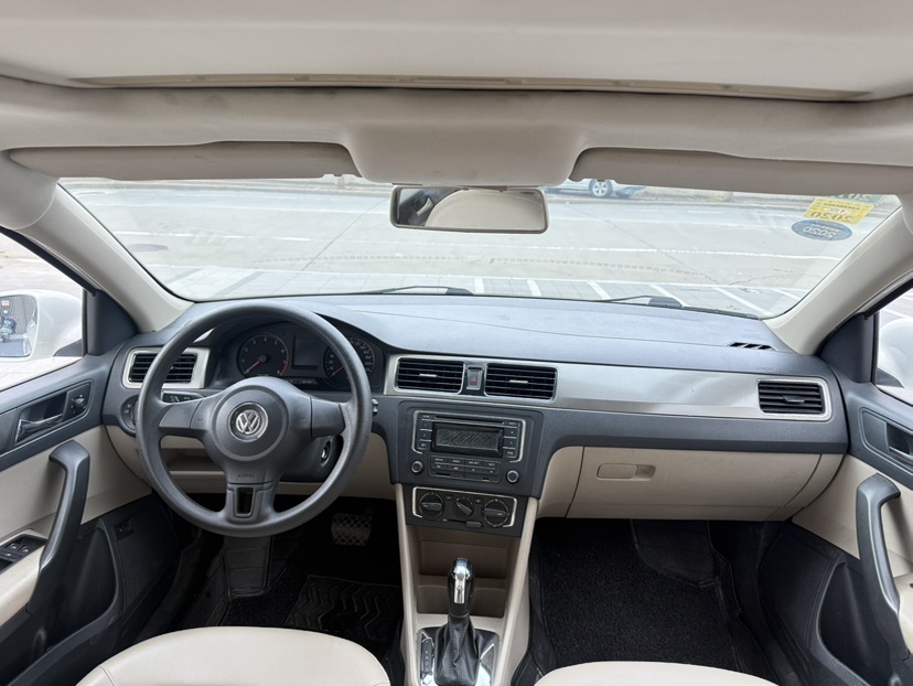 Volkswagen Santana 2013 car image #5