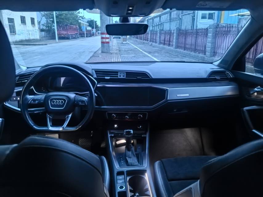 Audi Q3 2022 immagine di auto #8