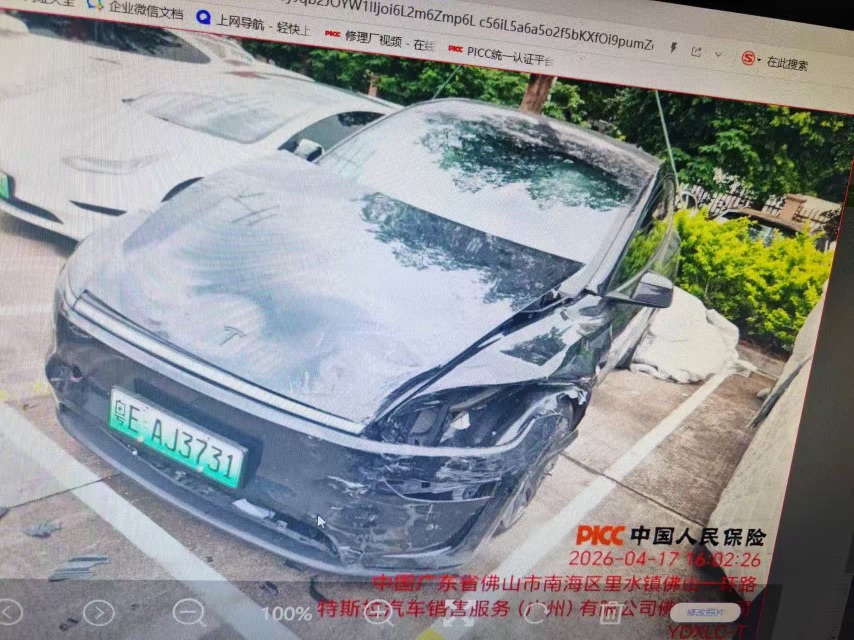 Tesla Model Y L 2025 #11 Tesla Model Y L 2025 car image #11