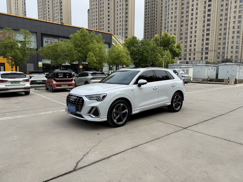 Audi Q3 2023 car image 