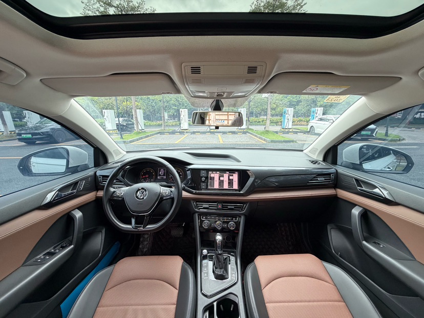 Volkswagen Tharu 2019 car image #10