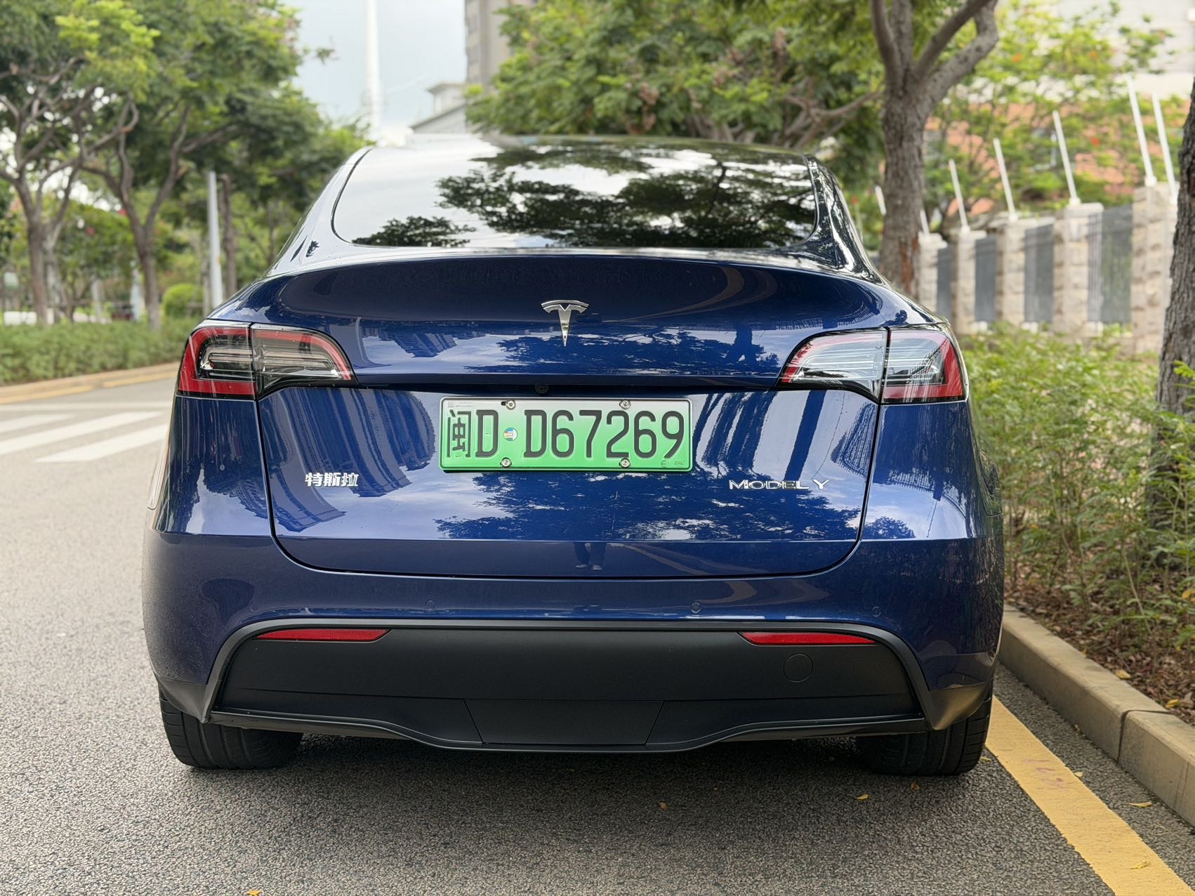 Tesla Model Y 2023 car image #4