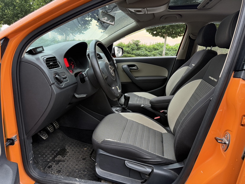 Volkswagen Polo 2014 car image #4
