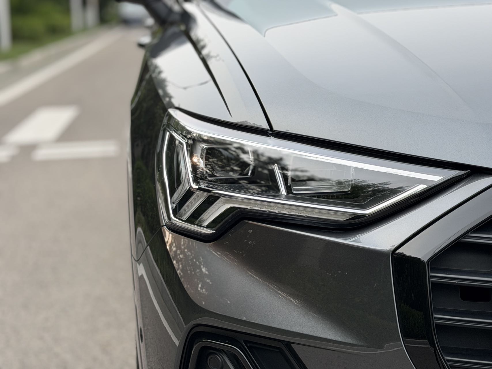 Audi Q3 2023 car image #12