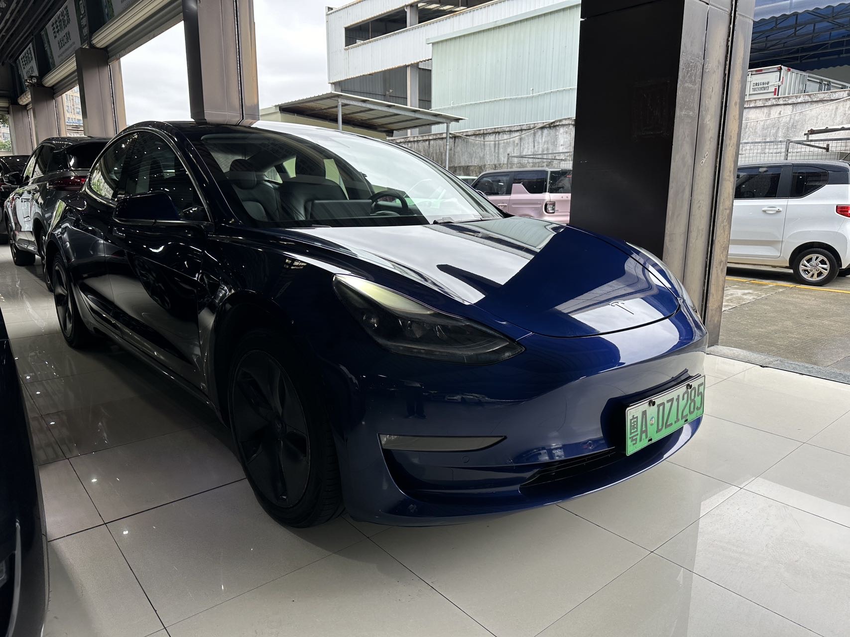 Tesla Model 3 2021 car image #3