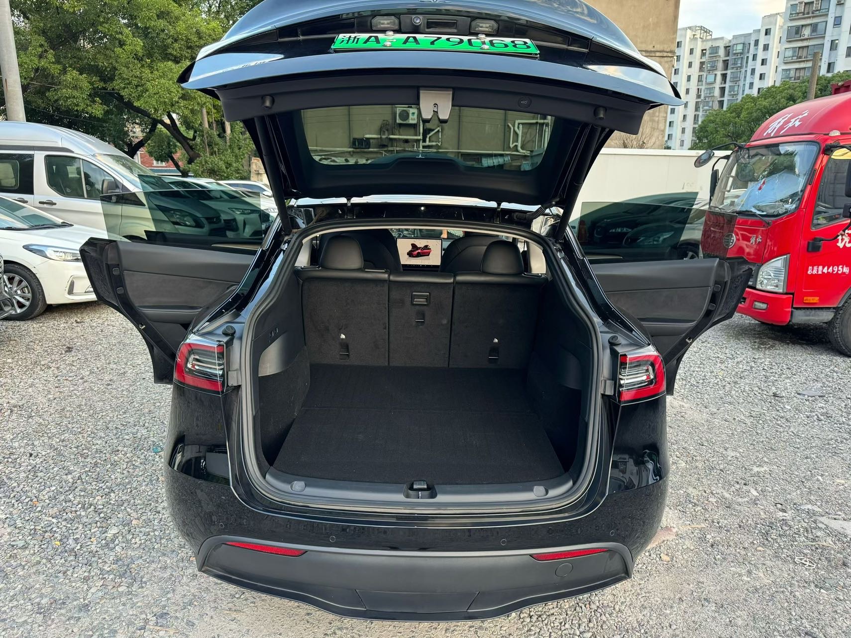Tesla Model Y 2022 #6 Tesla Model Y 2022 car image #6
