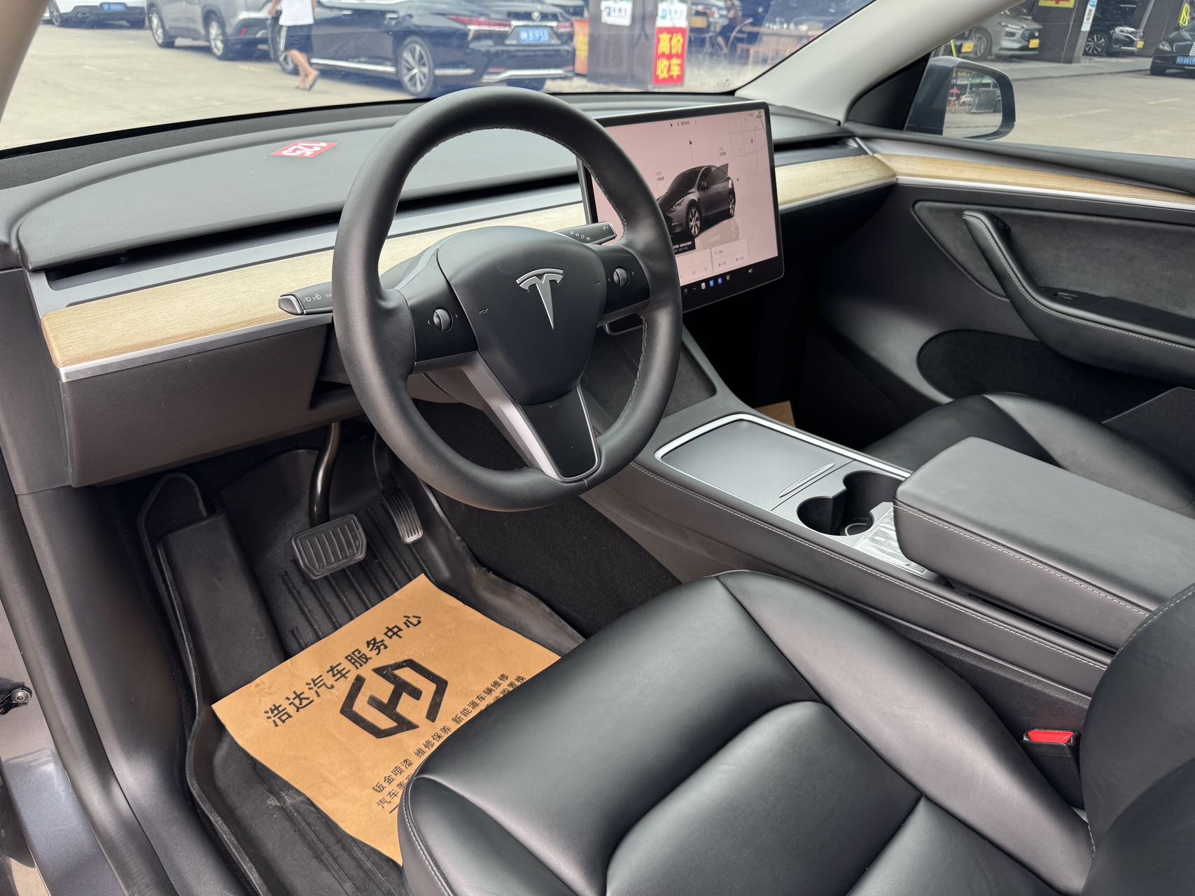 Tesla Model Y 2022 #10 Tesla Model Y 2022 car image #10