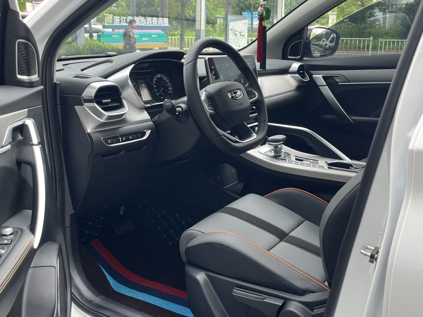 GEELY Coolray 2024 #4 GEELY Coolray 2024 car image #4