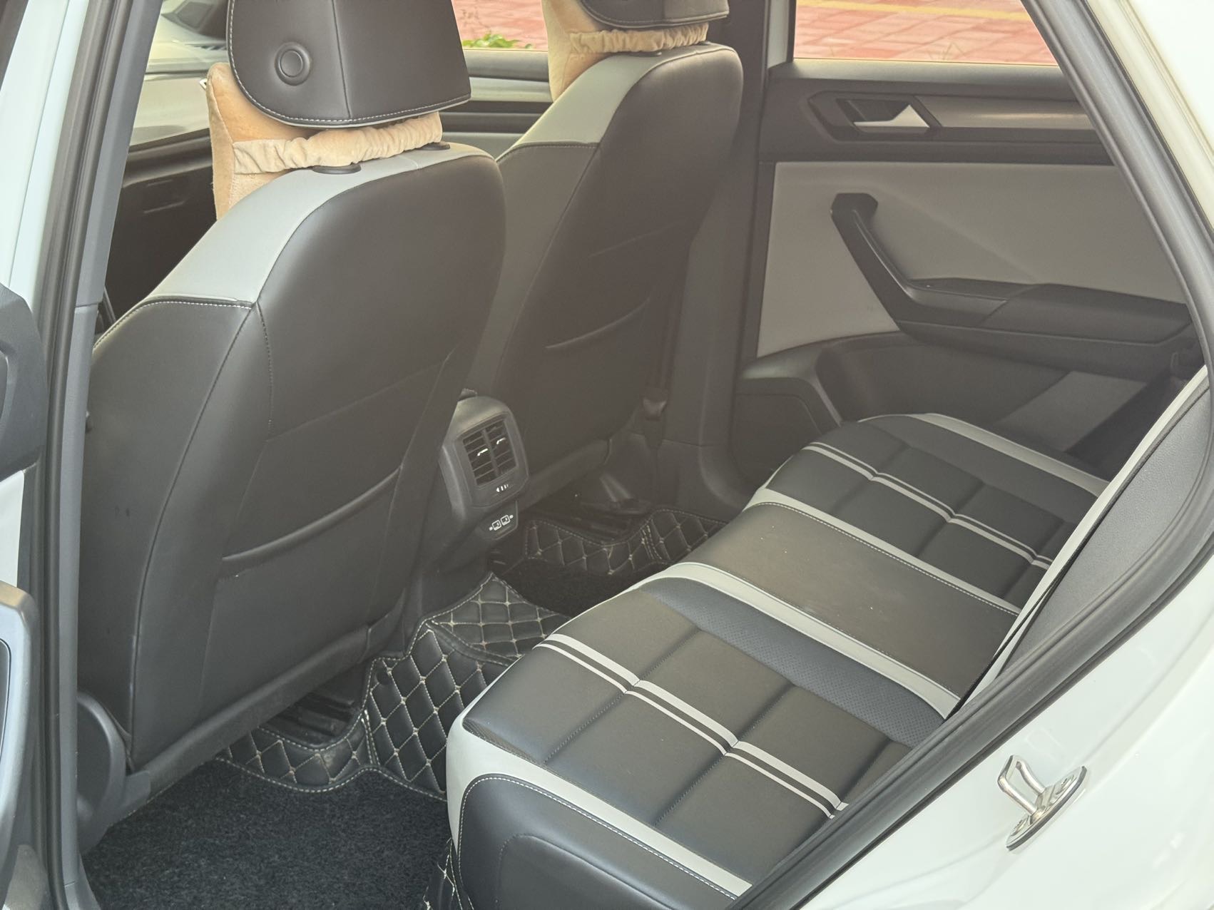 Volkswagen T-Roc 2024 #7 Volkswagen T-Roc 2024 immagine di auto #7