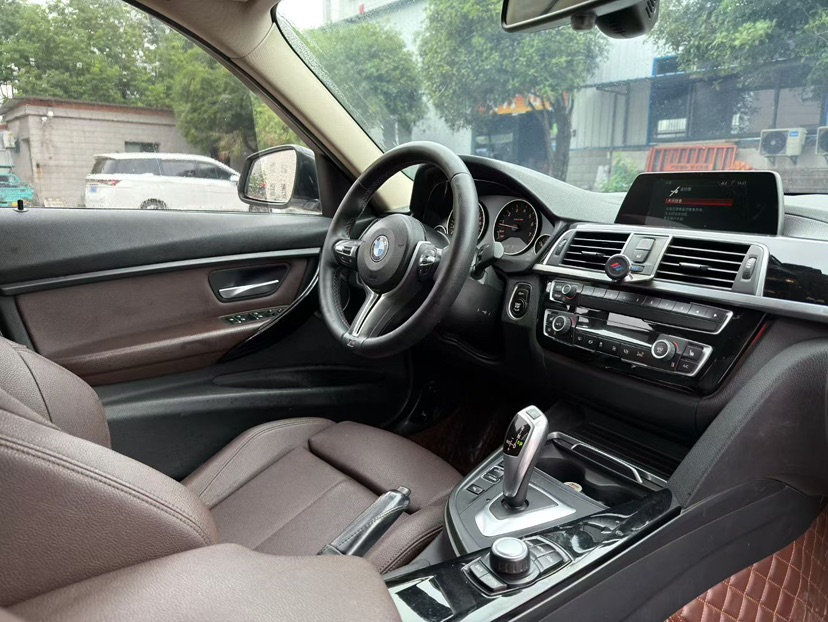 BMW 3 Series 2018 car image #2