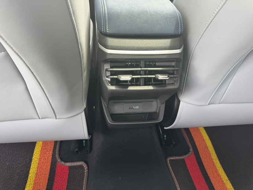 GEELY Emgrand 2021 car image #14