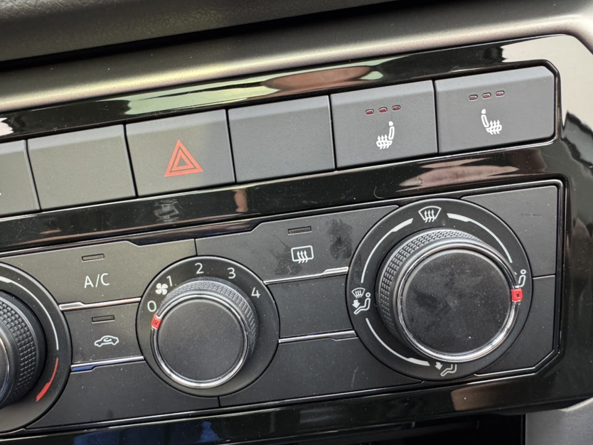 Volkswagen T-Cross 2023 #17 Volkswagen T-Cross 2023 car image #17