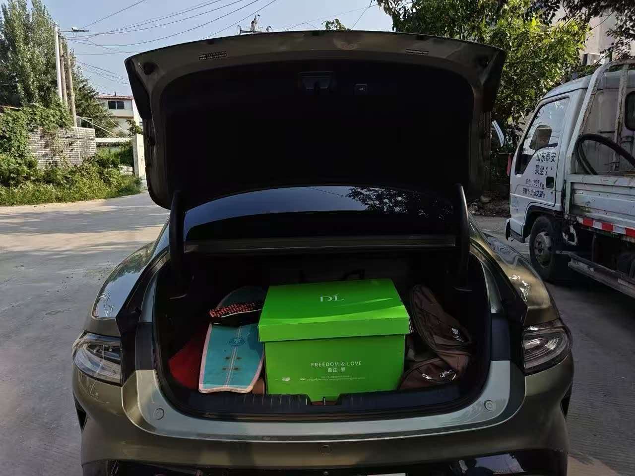 MI SU7 2024 car image #4