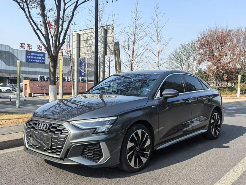 Audi A3 2024 immagine di auto 