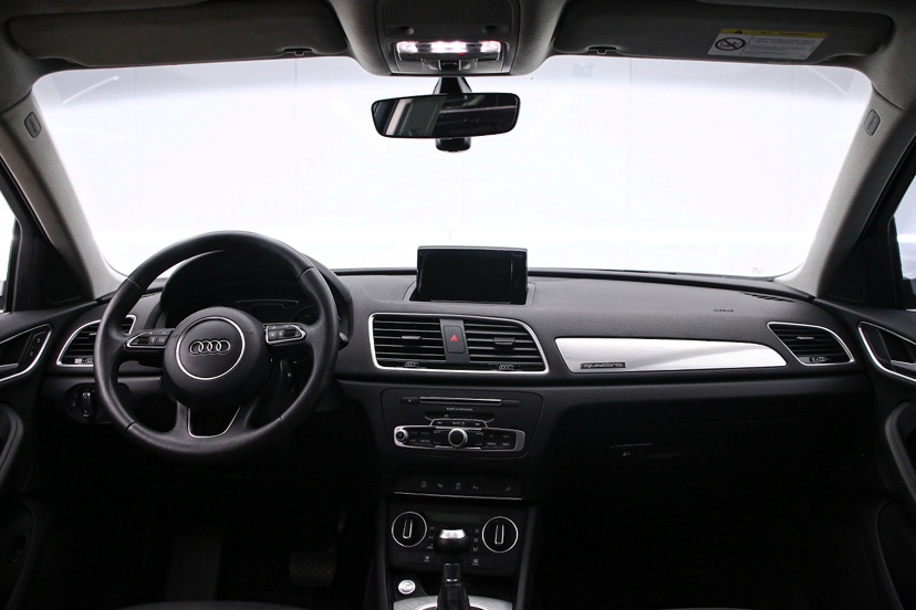 Audi Q3 2017 car image #5