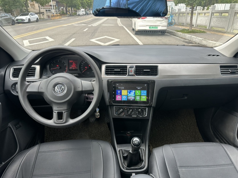 Volkswagen Santana 2015 car image #6