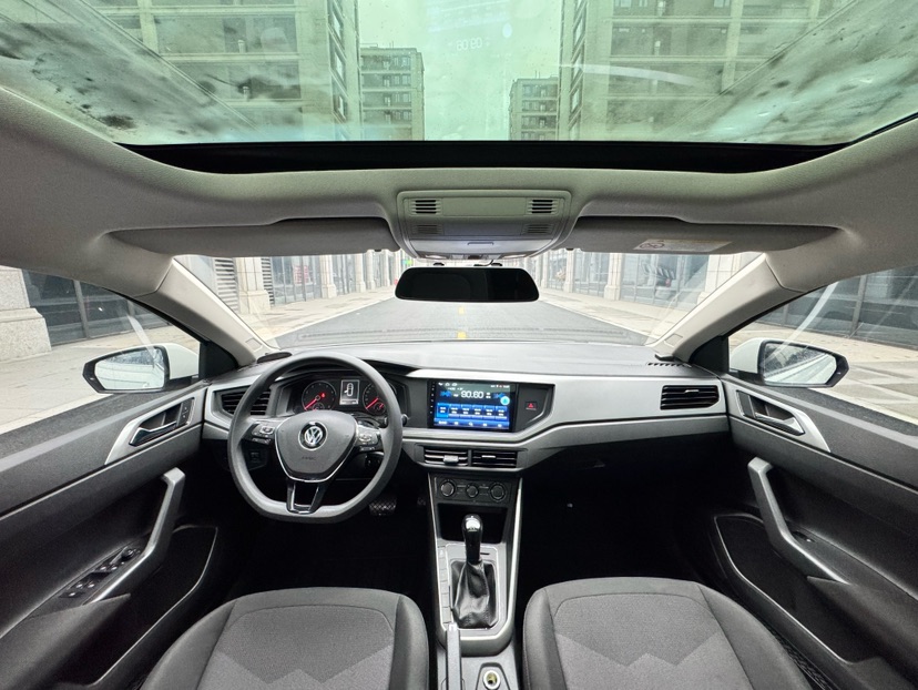 Volkswagen Polo 2021 car image #9