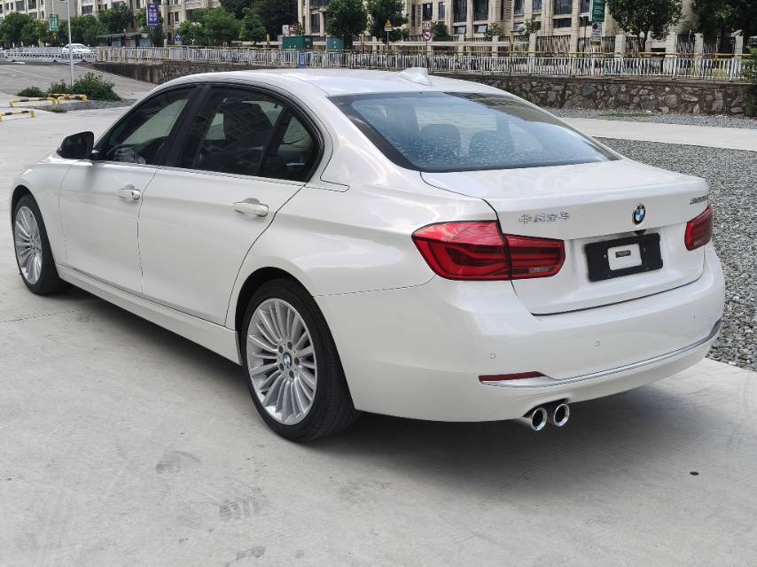 BMW 3 Series 2018 #5 BMW 3 Series 2018 car image #5