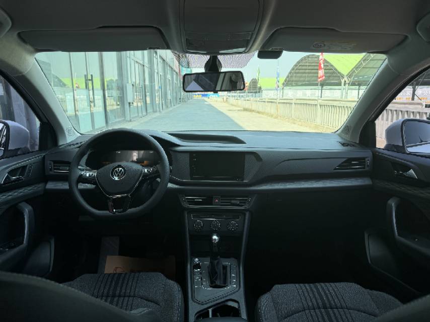 Volkswagen Tharu 2023 car image #8