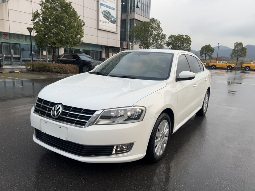 Volkswagen Santana 2016 car image #2