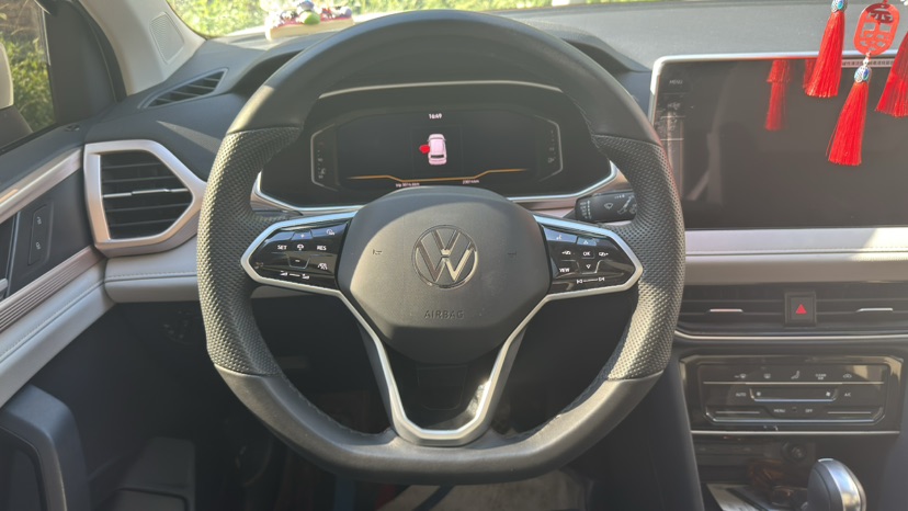Volkswagen Tharu 2024 car image #8