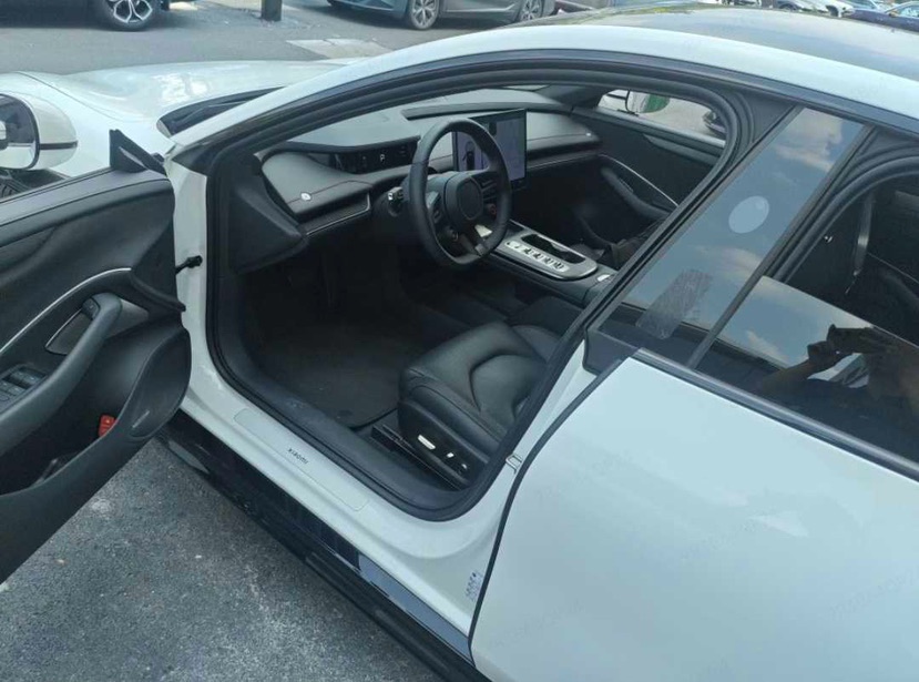 MI SU7 2025 car image #3