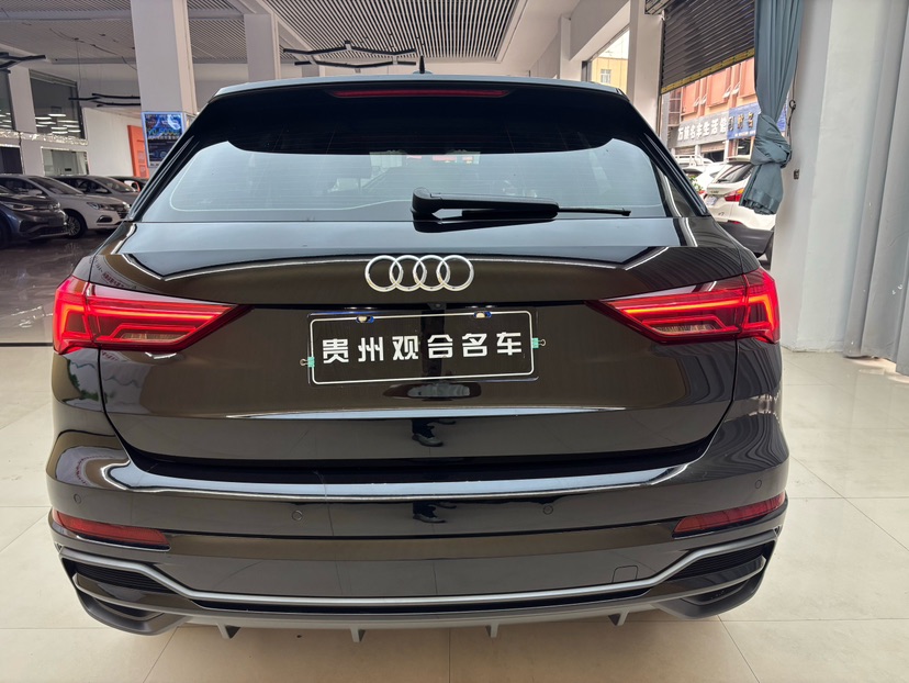 Audi Q3 2021 car image #8