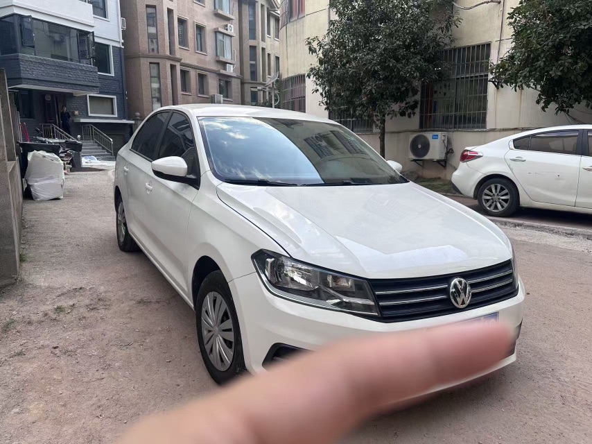 Volkswagen Santana 2018 car image #2