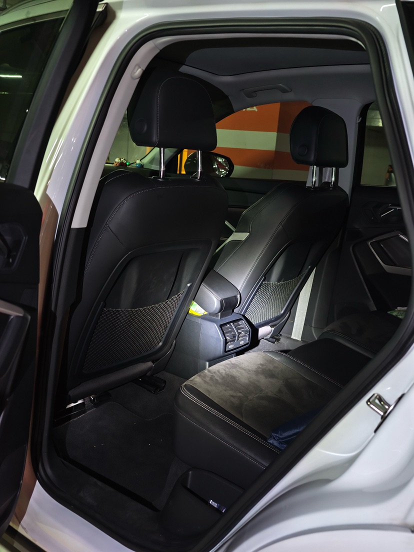 Audi Q3 2020 car image #5