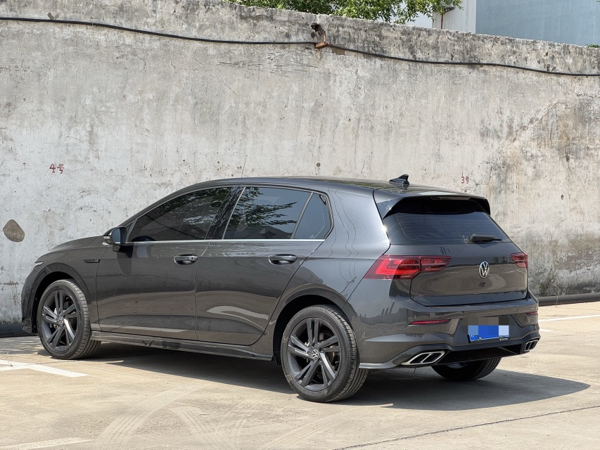 Volkswagen Golf 2022 car image #6