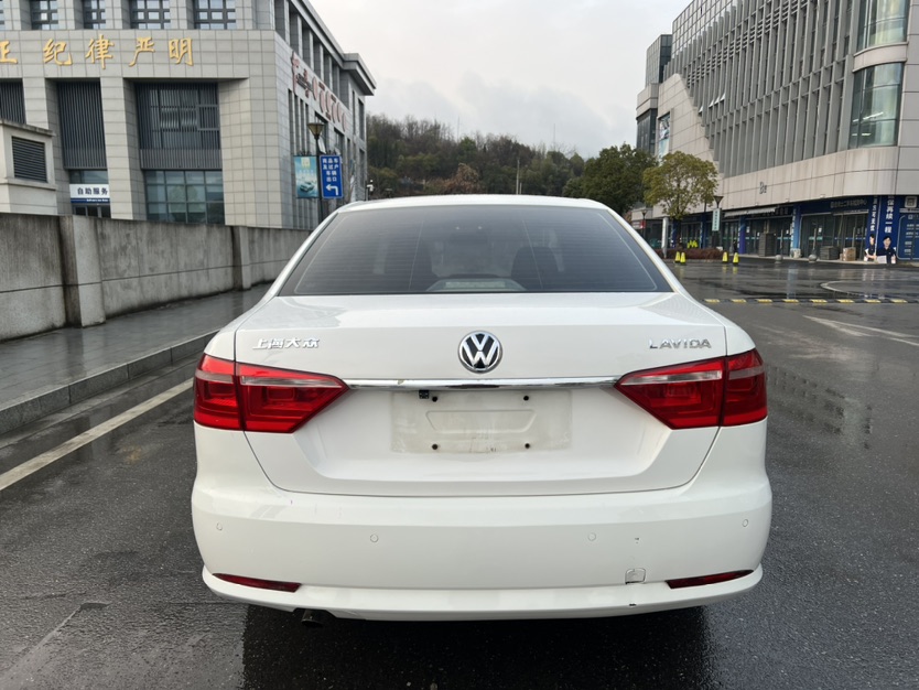 Volkswagen Santana 2016 car image #4