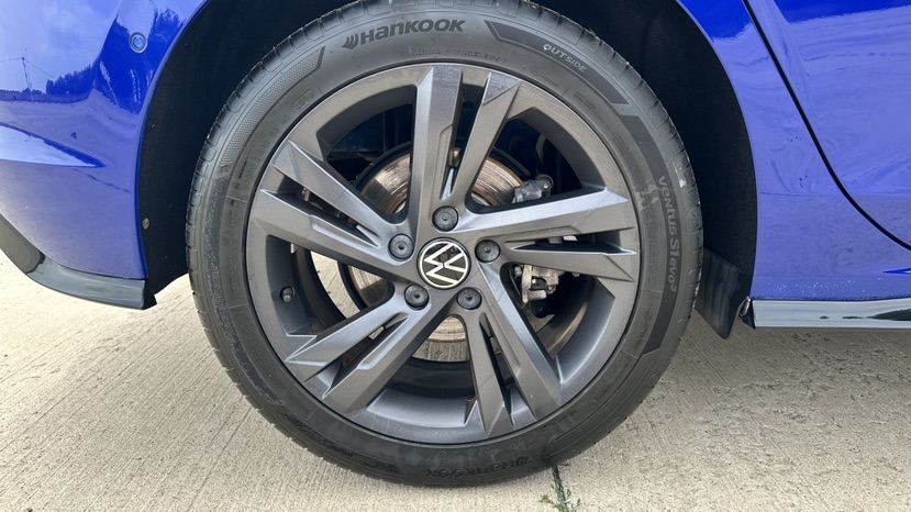 Volkswagen Golf 2022 car image #22