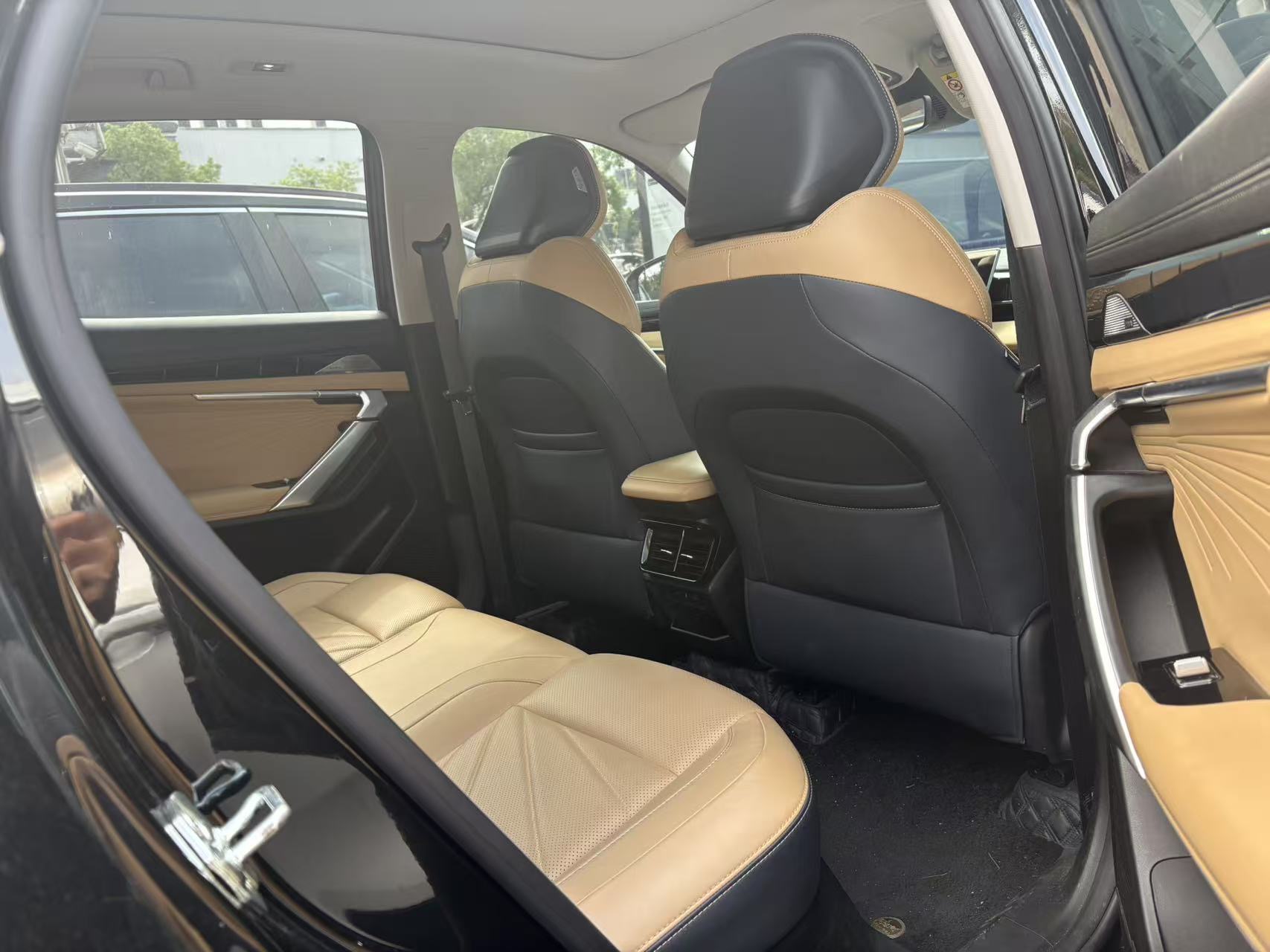 GEELY Boyue L 2023 car image #3