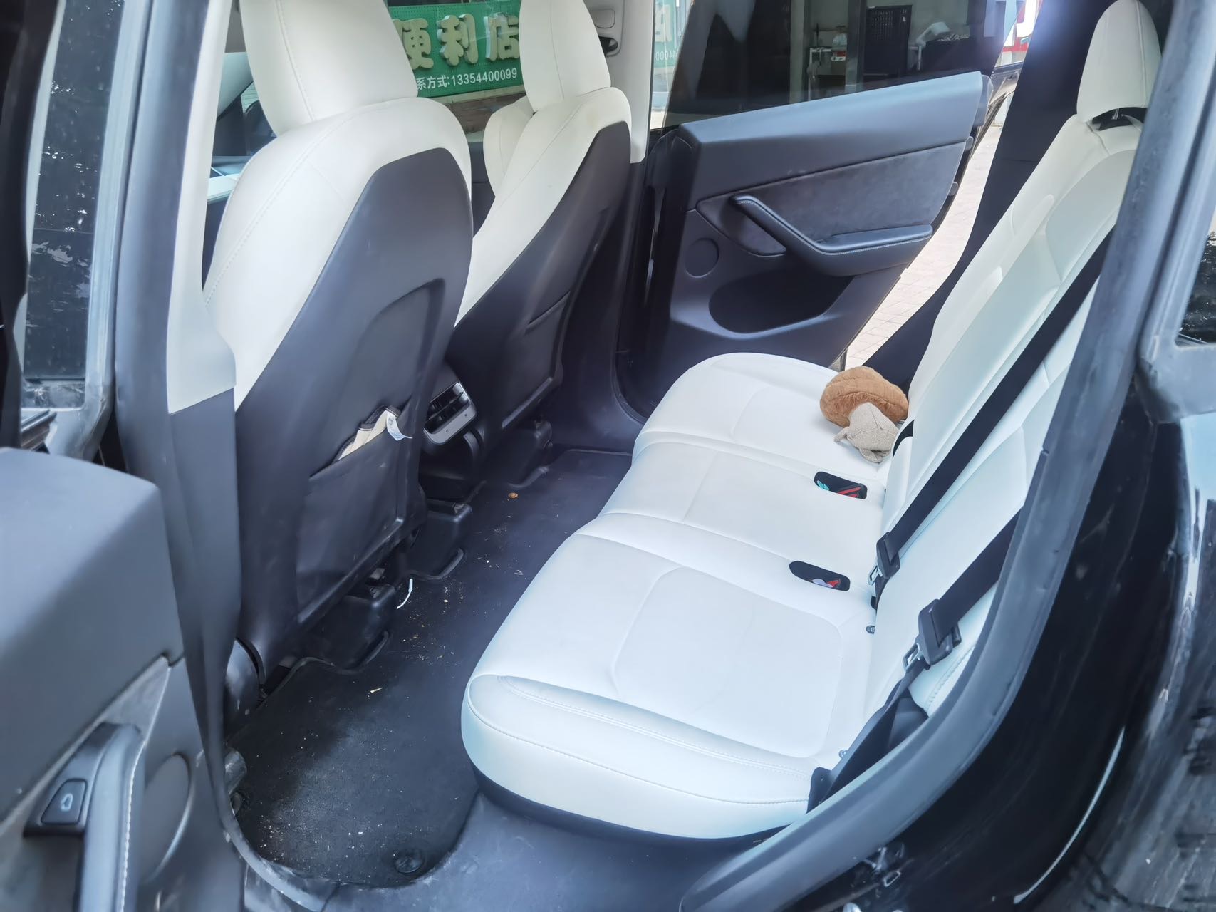Tesla Model Y 2023 #4 Tesla Model Y 2023 car image #4