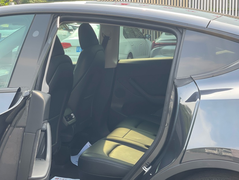 Tesla Model Y 2024 car image #5