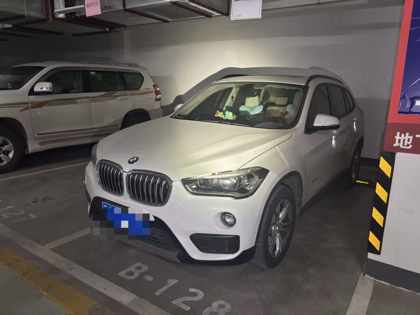 BMW X1 2017 BMW X1 2017 car image
