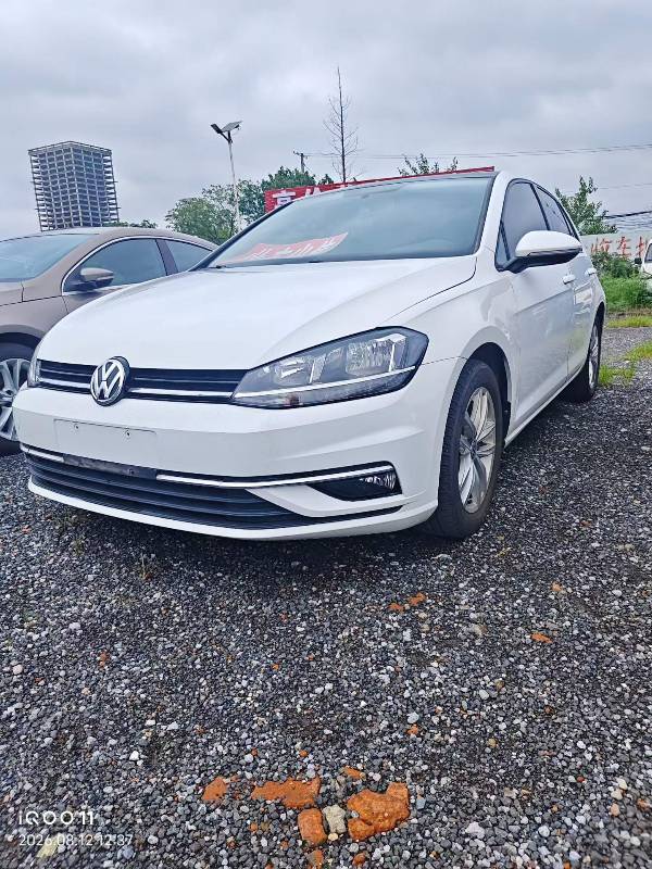 Volkswagen Golf 2017 car image 