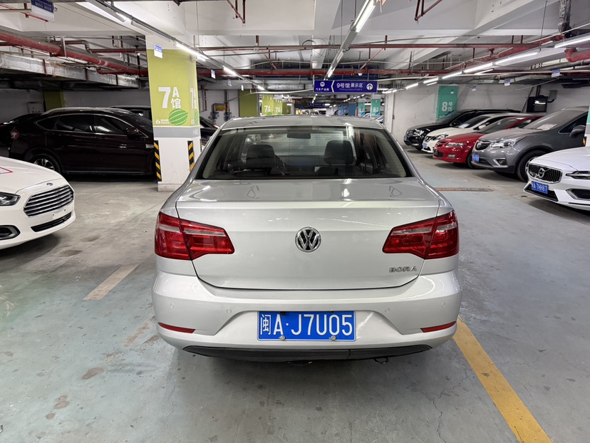Volkswagen Bora 2015 car image #8
