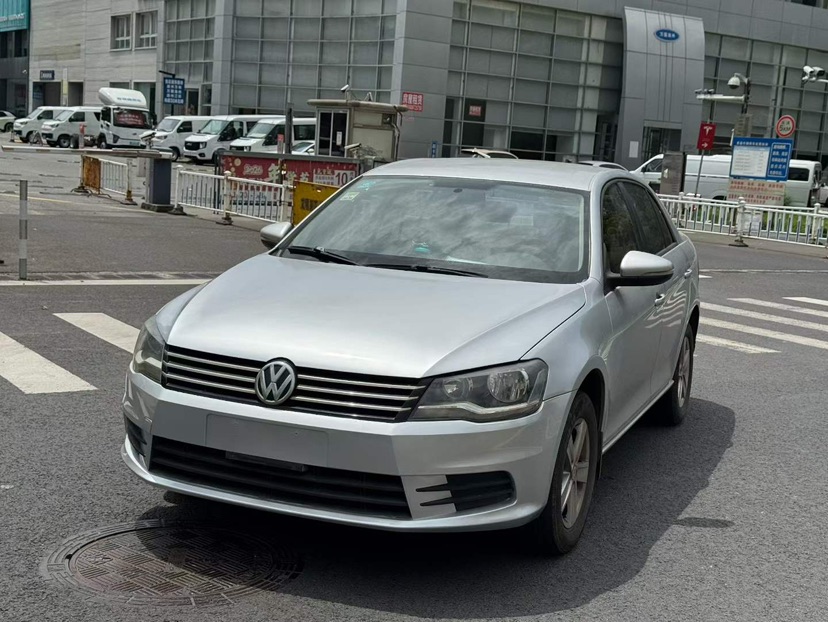 Volkswagen Bora 2014 car image 