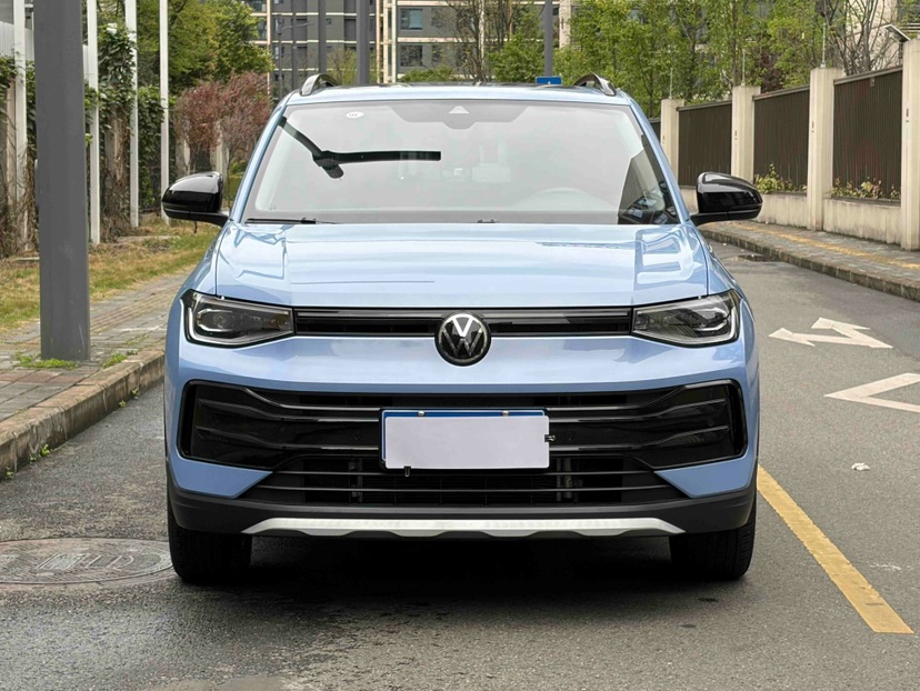 Volkswagen Tharu 2024 car image #2