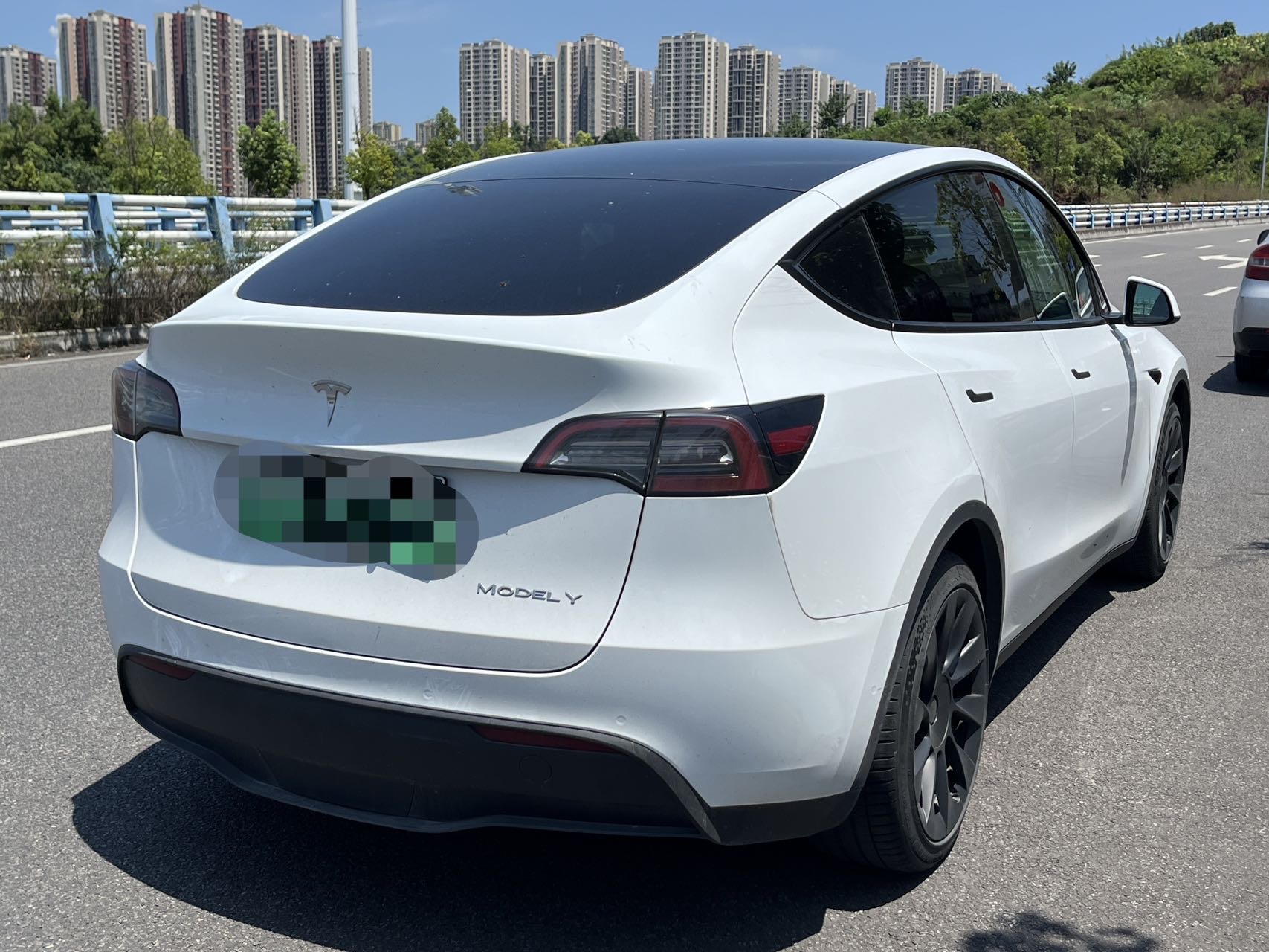 Tesla Model Y 2021 #6 Tesla Model Y 2021 car image #6