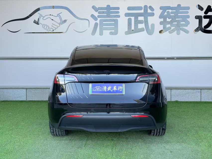 Tesla Model Y 2023 #8 Tesla Model Y 2023 car image #8