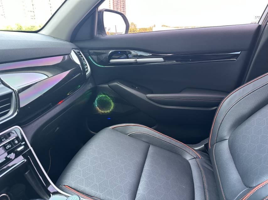 Kia Seltos 2023 car image #3