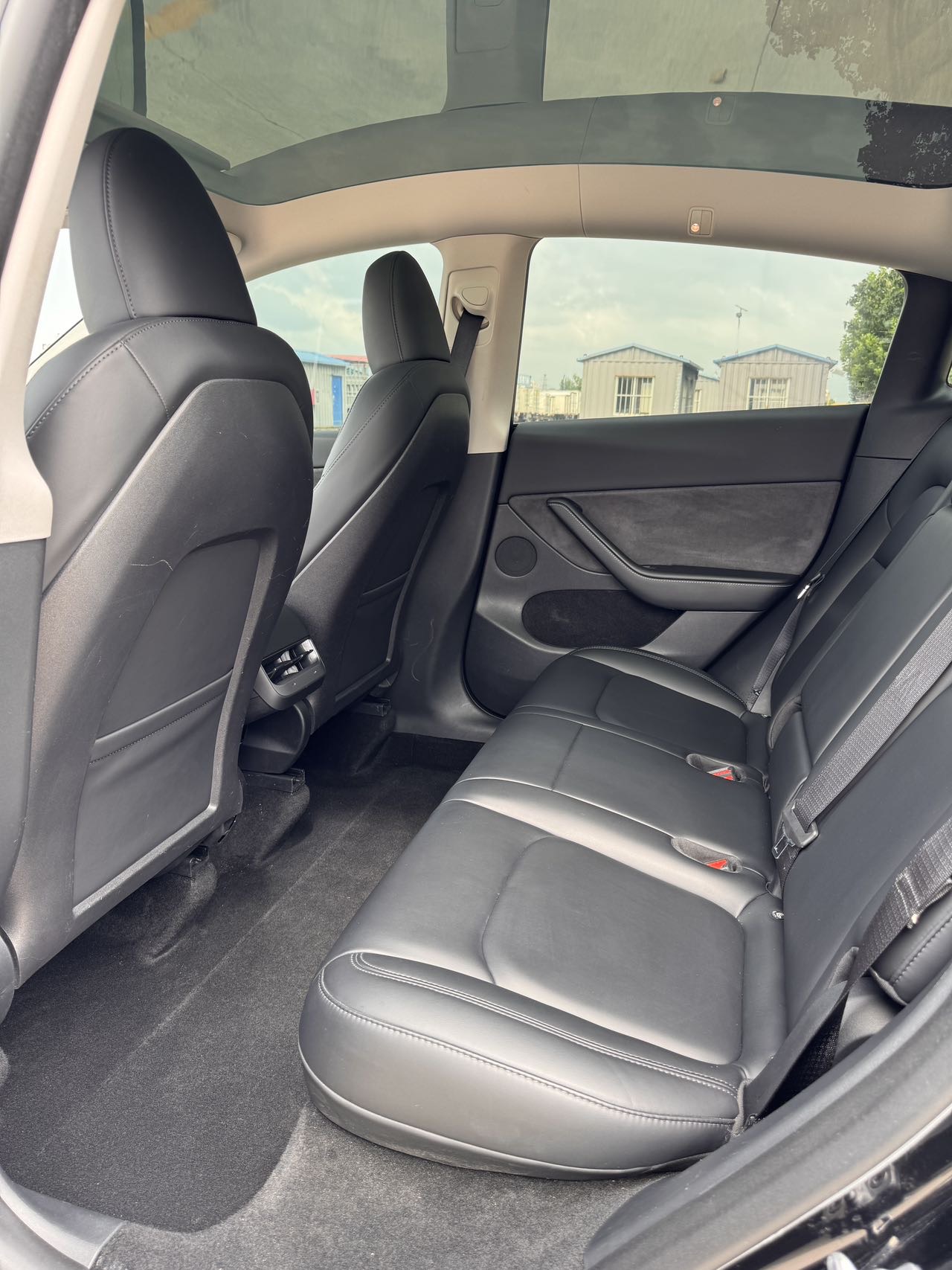 Tesla Model Y 2022 immagine di auto #6