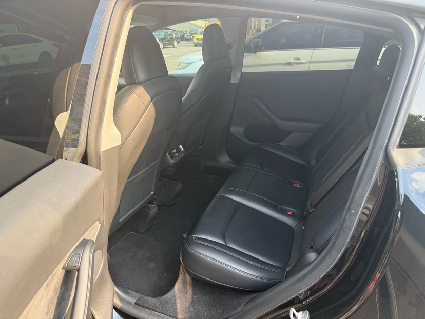 Tesla Model Y 2022 immagine di auto #6