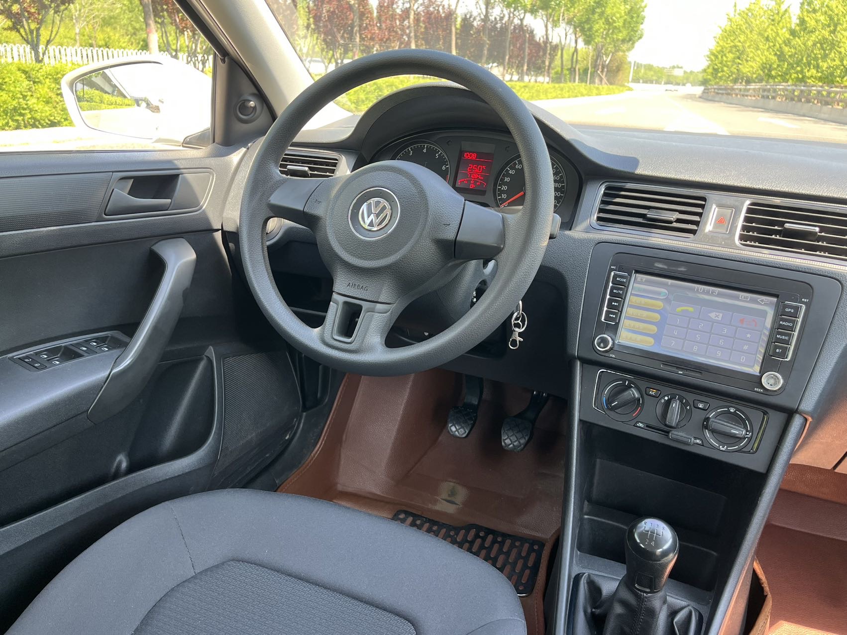 Volkswagen Santana 2014 car image #7
